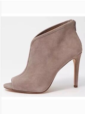 G.I.L.I. Fantina Peep Toe Zip Back Suede Booties  Porcini SZ 9